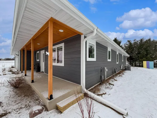 $421,000 | 90 McDermott Court, Random Lake, WI 53075