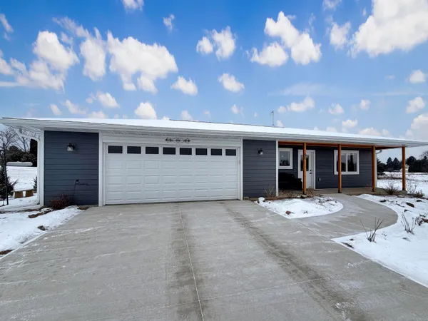 $421,000 | 90 McDermott Court, Random Lake, WI 53075