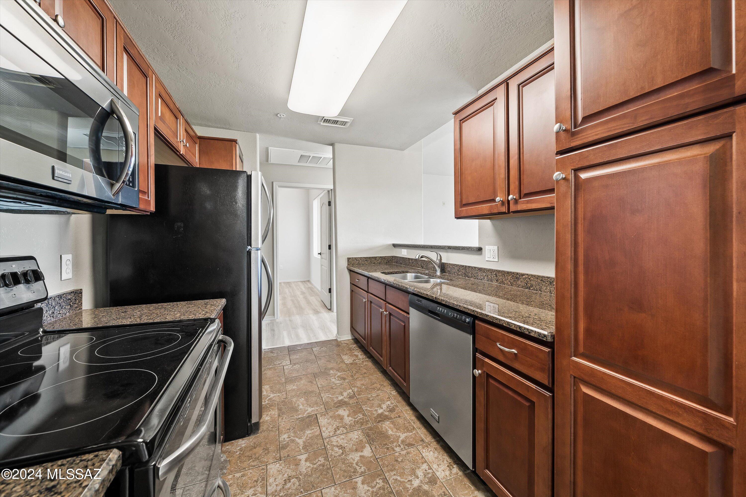 2550 East River Road, Unit 20302 Tucson, AZ 85718 - Photo 17 of 39