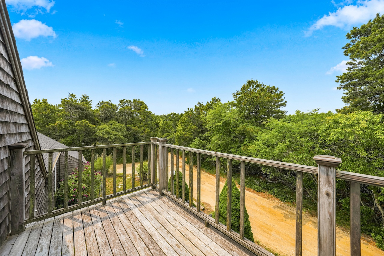99 Surfside Road Nantucket, MA 02554 - Photo 12 of 16