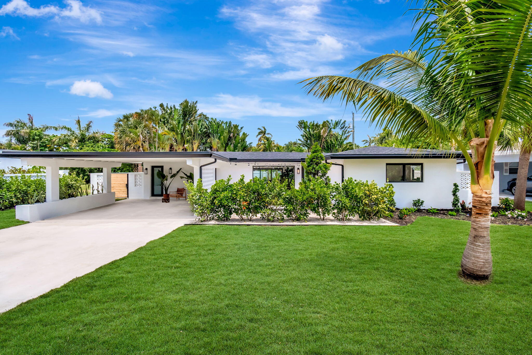 625 Las Palmas Park Boynton Beach, FL 33435 - Photo 2 of 44 Front View