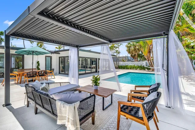 $769,000 | 625 Las Palmas Park, Boynton Beach, FL 33435