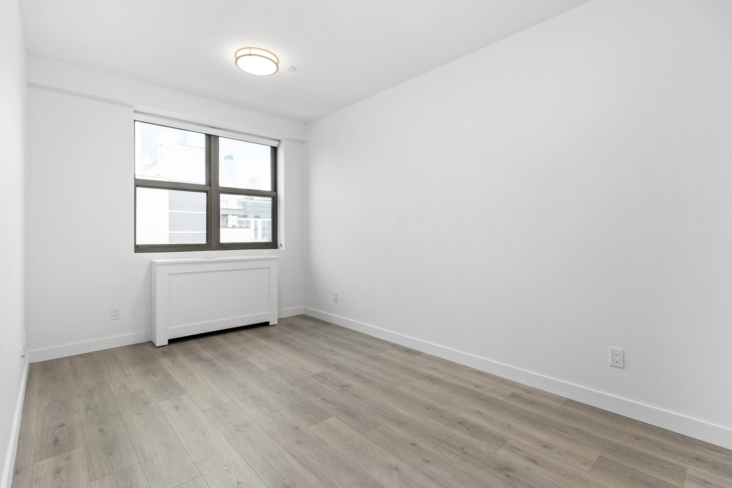 31-07 38th Avenue, Unit 52 Queens, NY 11101 - Photo 3 of 7