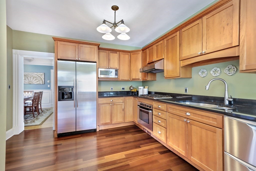 19 Boardman Avenue Melrose, MA 02176 - Photo 11 of 40