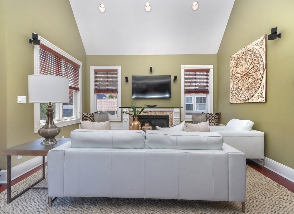 19 Boardman Avenue Melrose, MA 02176 - Photo 12 of 40