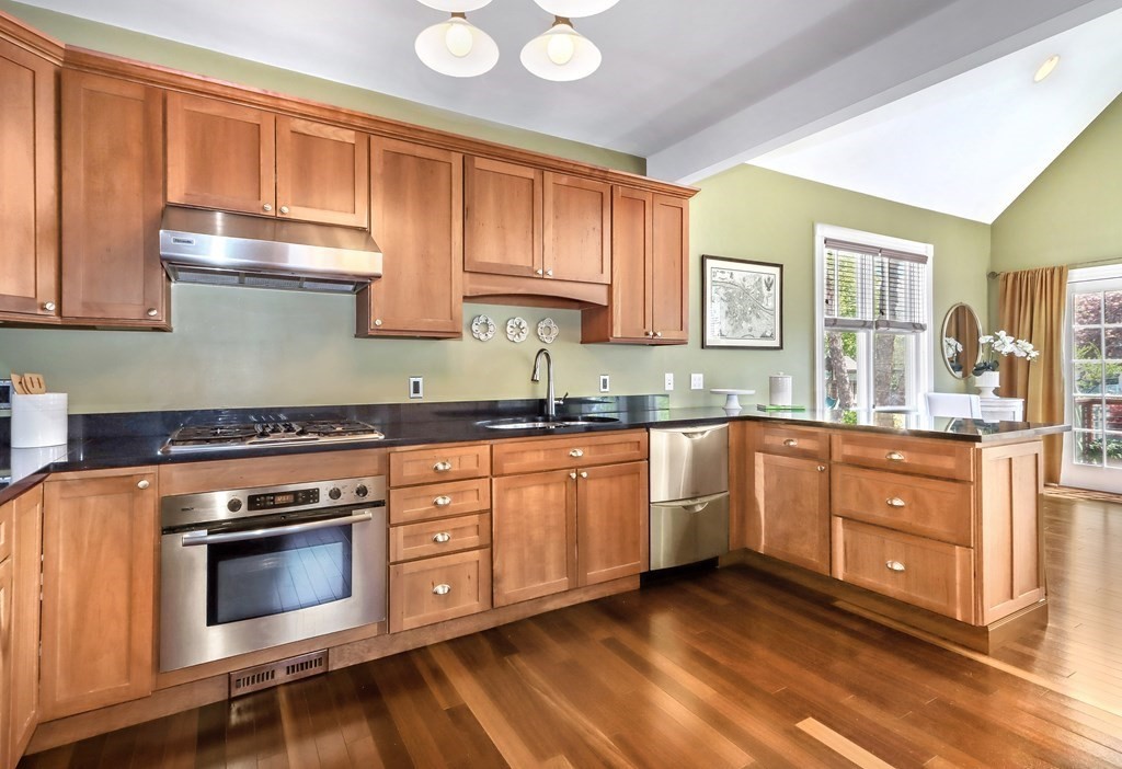 19 Boardman Avenue Melrose, MA 02176 - Photo 10 of 40