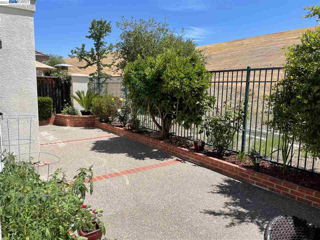 5751 Shadow Hill Drive Dublin, CA 94568 - Photo 4 of 22