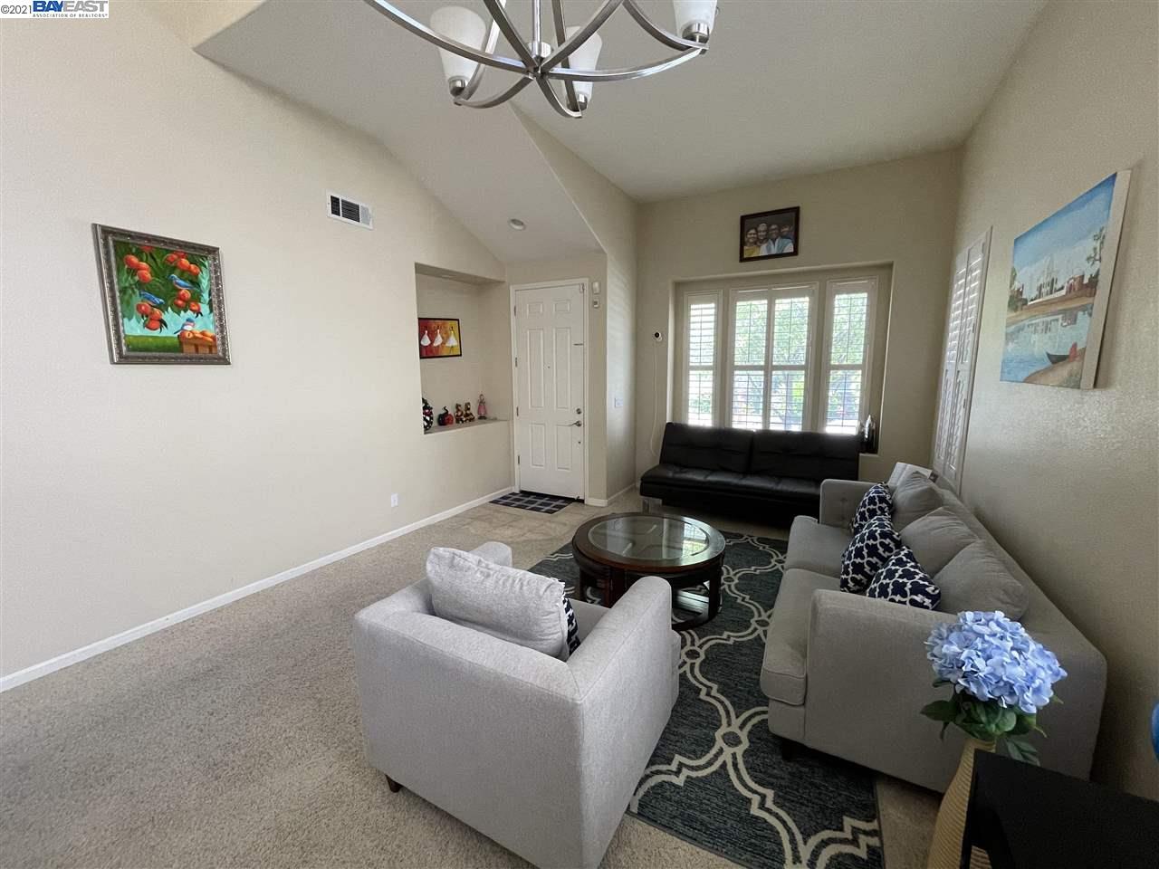 5751 Shadow Hill Drive Dublin, CA 94568 - Photo 6 of 22