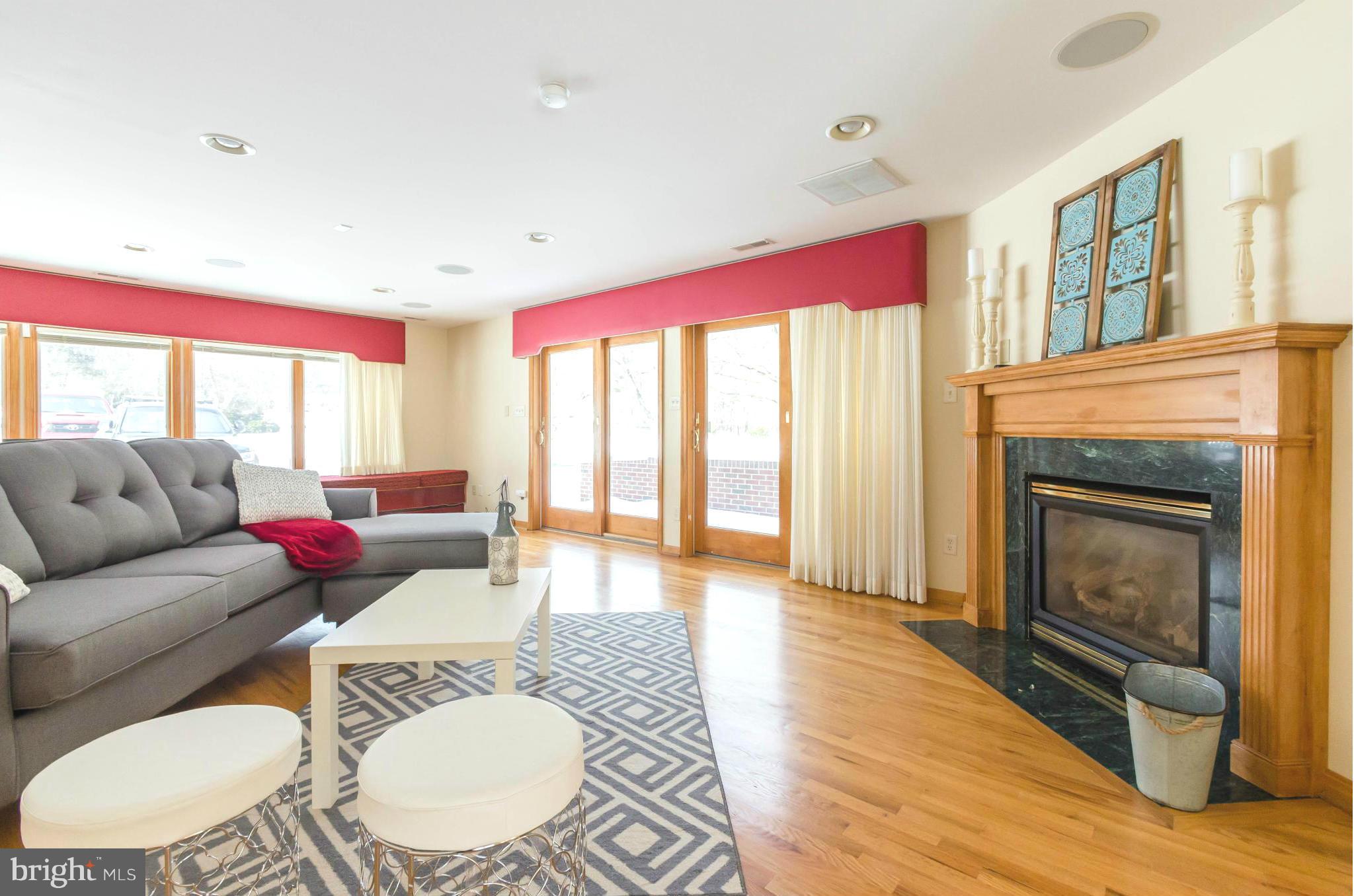 13423 Blenfield Road Phoenix, MD 21131 - Photo 12 of 30 Family Room