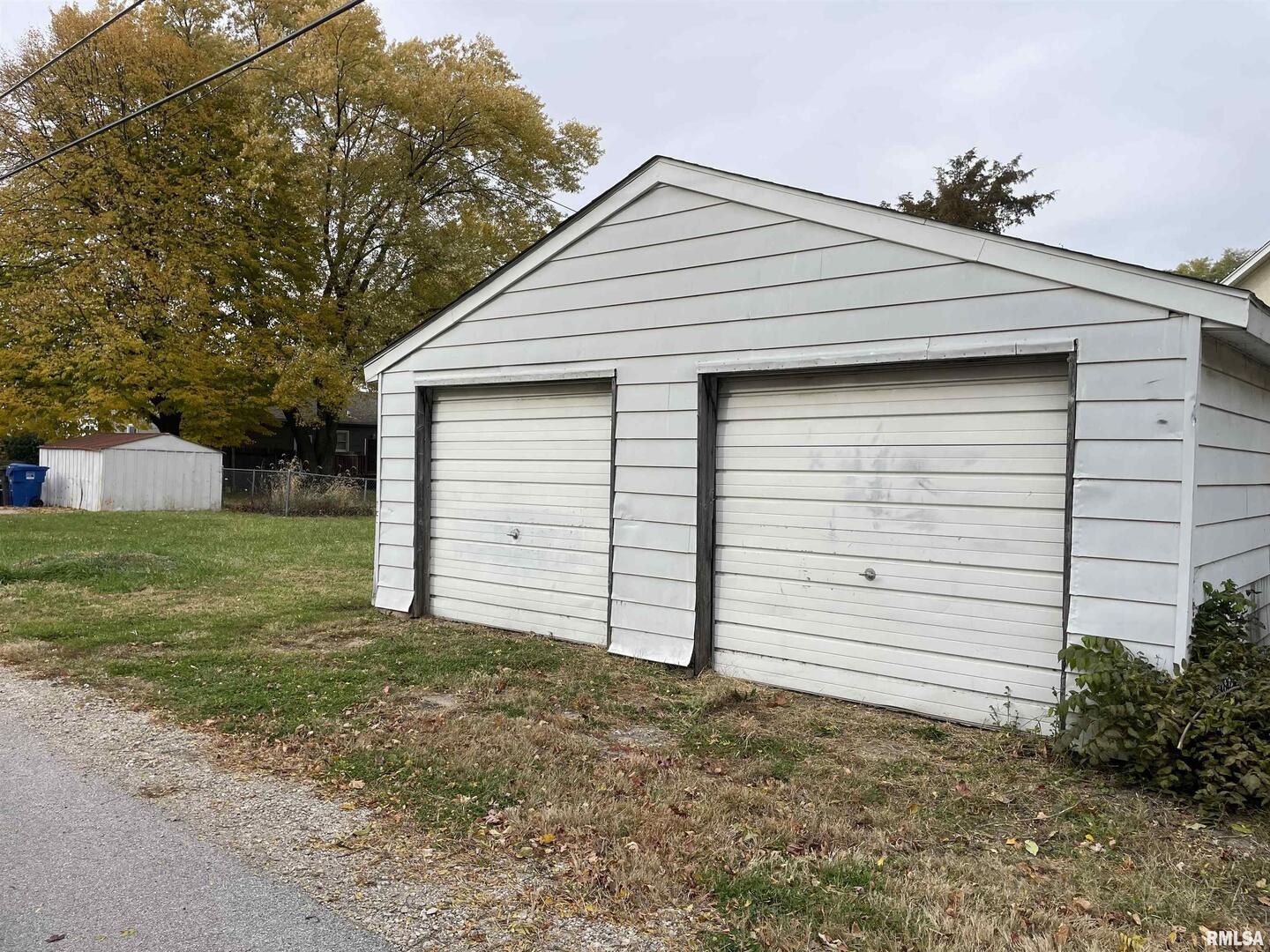 3116 11th Avenue Moline, IL 61265 - Photo 10 of 10 a view of a house with a backyard