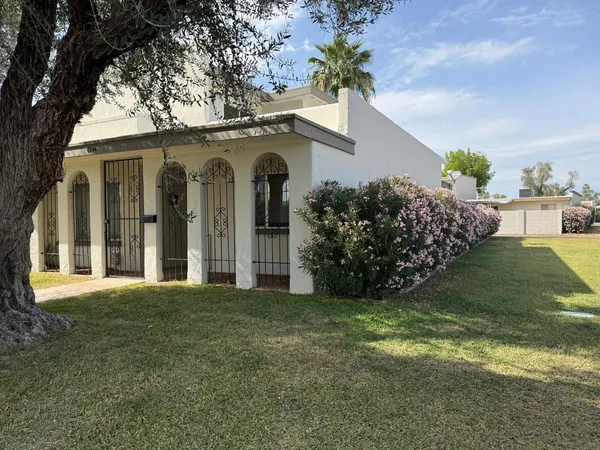 $2,400 | 8244 East Valley Vista Drive, Scottsdale, AZ 85250