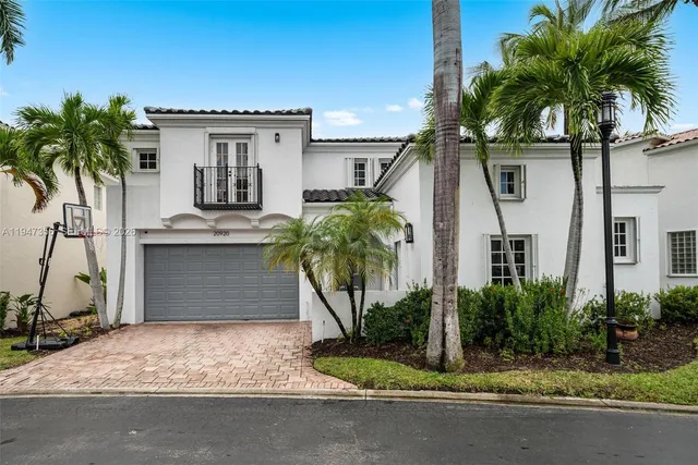 $2,200,000 | 20920 Northeast 32nd Avenue, Aventura, FL 33180