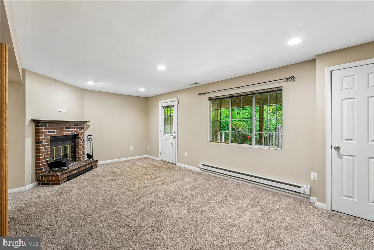 2331 Middle Creek Lane Reston, VA 20191 - Photo 41 of 78 a view of an empty room with a window