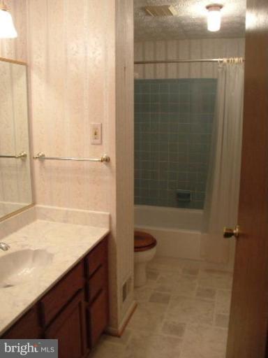 12202 Deka Road Clinton, MD 20735 - Photo 10 of 16 Up Hall Bath