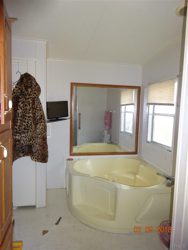 4665 Woodbine Road Pace, FL 32571 - Photo 13 of 18 Gallery Image 13