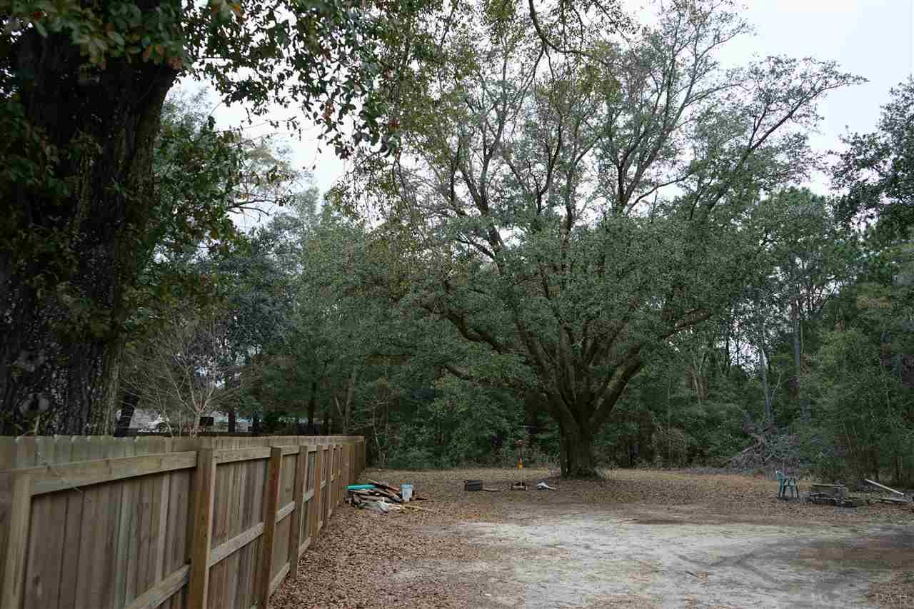 4665 Woodbine Road Pace, FL 32571 - Photo 4 of 18 Gallery Image 4