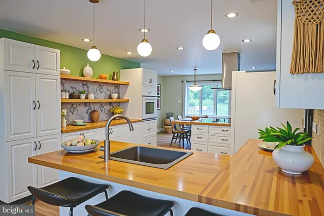 $347,500 | 175 Mountain Heights Road, Front Royal, VA 22630