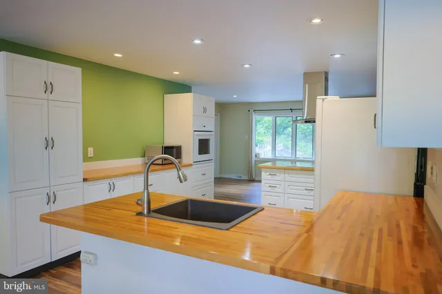 $347,500 | 175 Mountain Heights Road, Front Royal, VA 22630