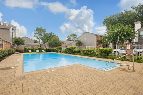 $238,000 | 1201 Bering Drive, Unit 36, Houston, TX 77057