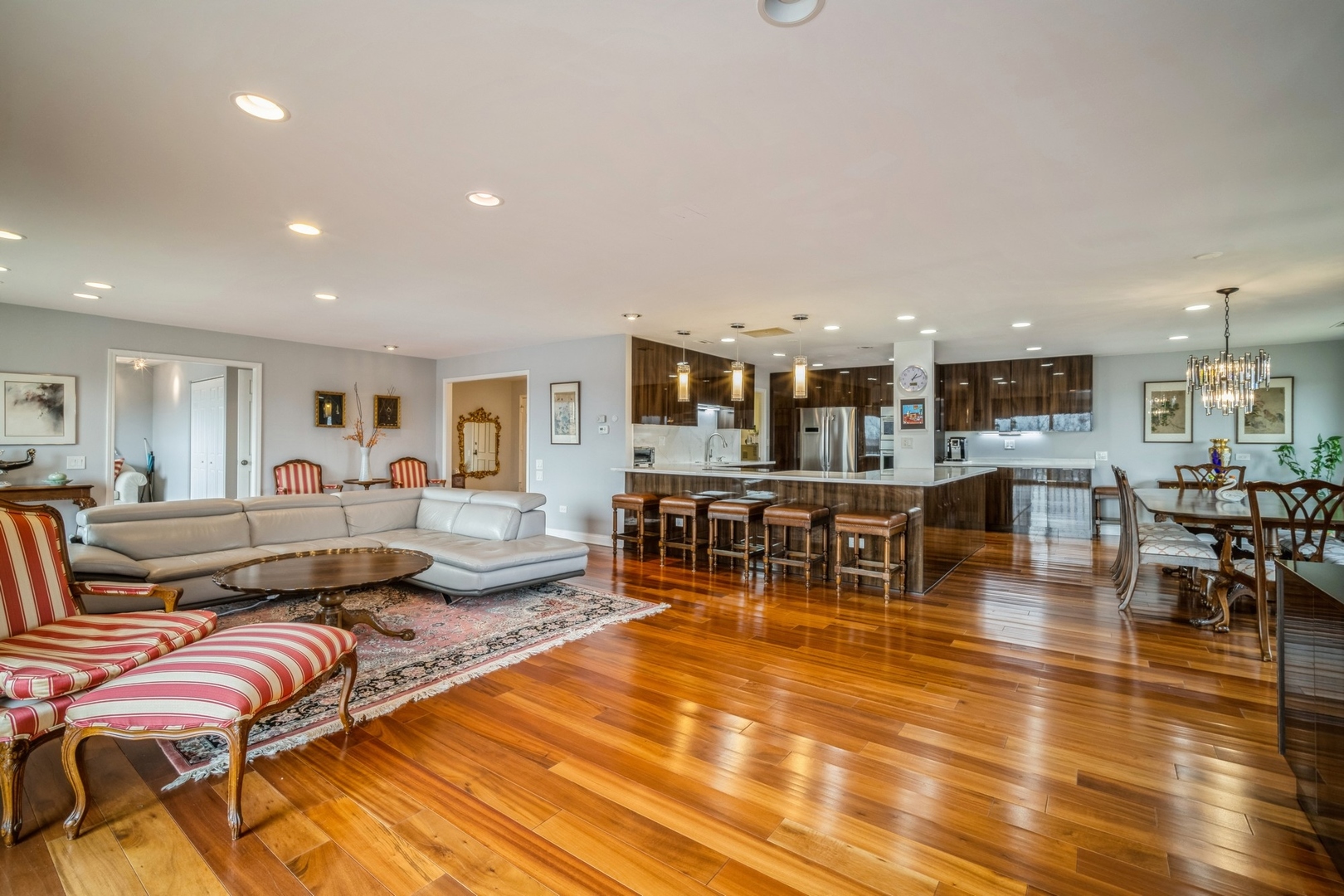 3741 Mission Hills Road, Unit 501 Northbrook, IL 60062 - Photo 5 of 16 Gallery Image 5