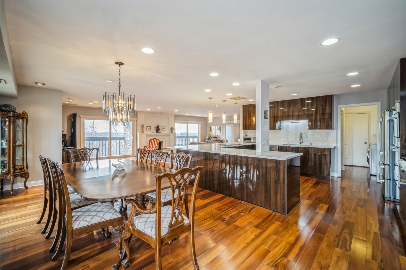 3741 Mission Hills Road, Unit 501 Northbrook, IL 60062 - Photo 8 of 16 Gallery Image 8