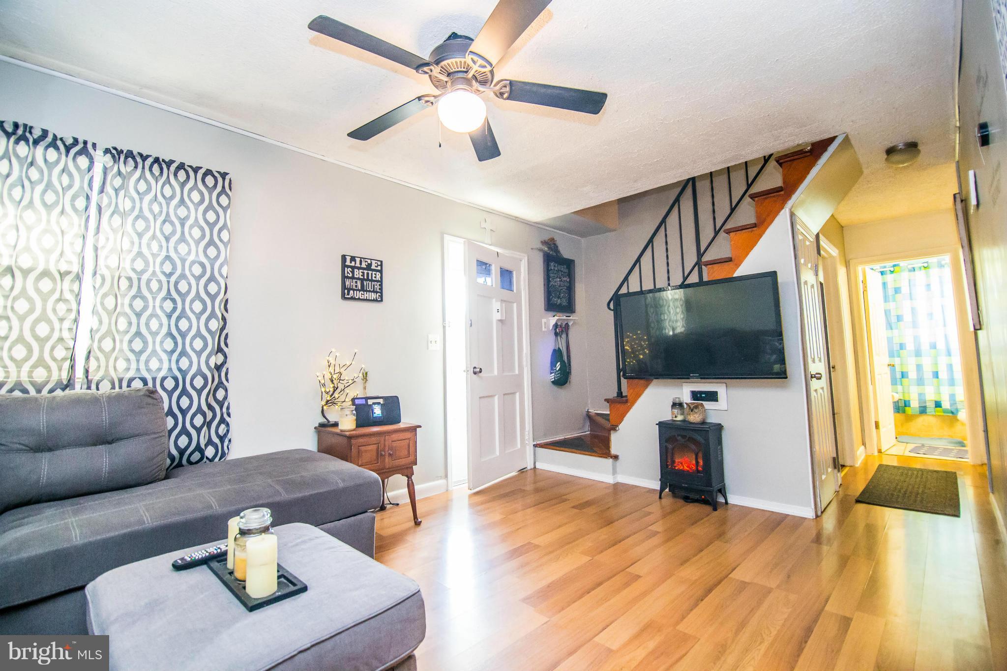 4708 Raspe Avenue Baltimore, MD 21206 - Photo 3 of 23 Living room w/ lots of natural light