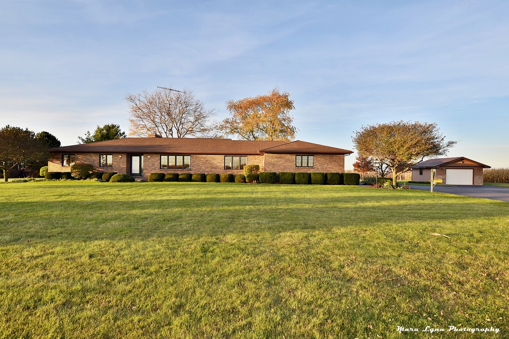 6411 Perry Road DeKalb, IL 60115 - Photo 1 of 57