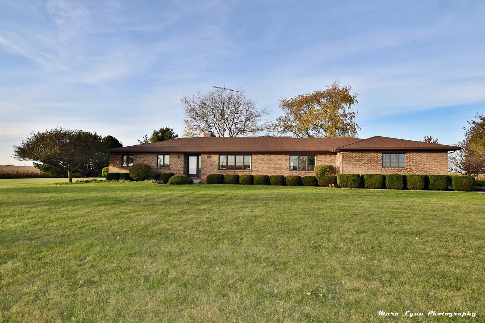 6411 Perry Road DeKalb, IL 60115 - Photo 3 of 57