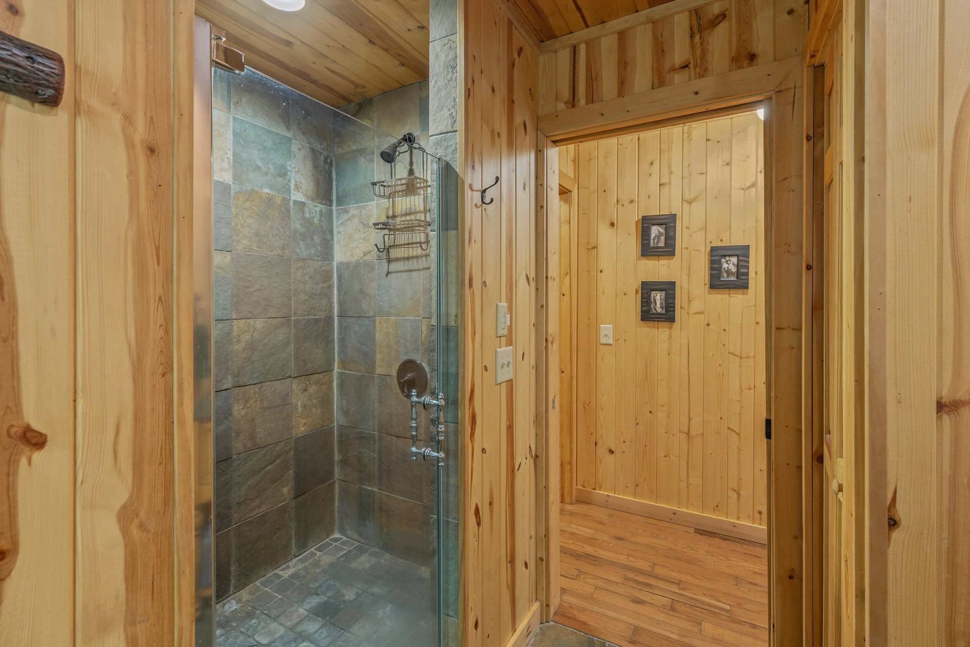 361 Wyanoak Road Highlands, NC 28741 - Photo 25 of 34 Primary suite bathroom