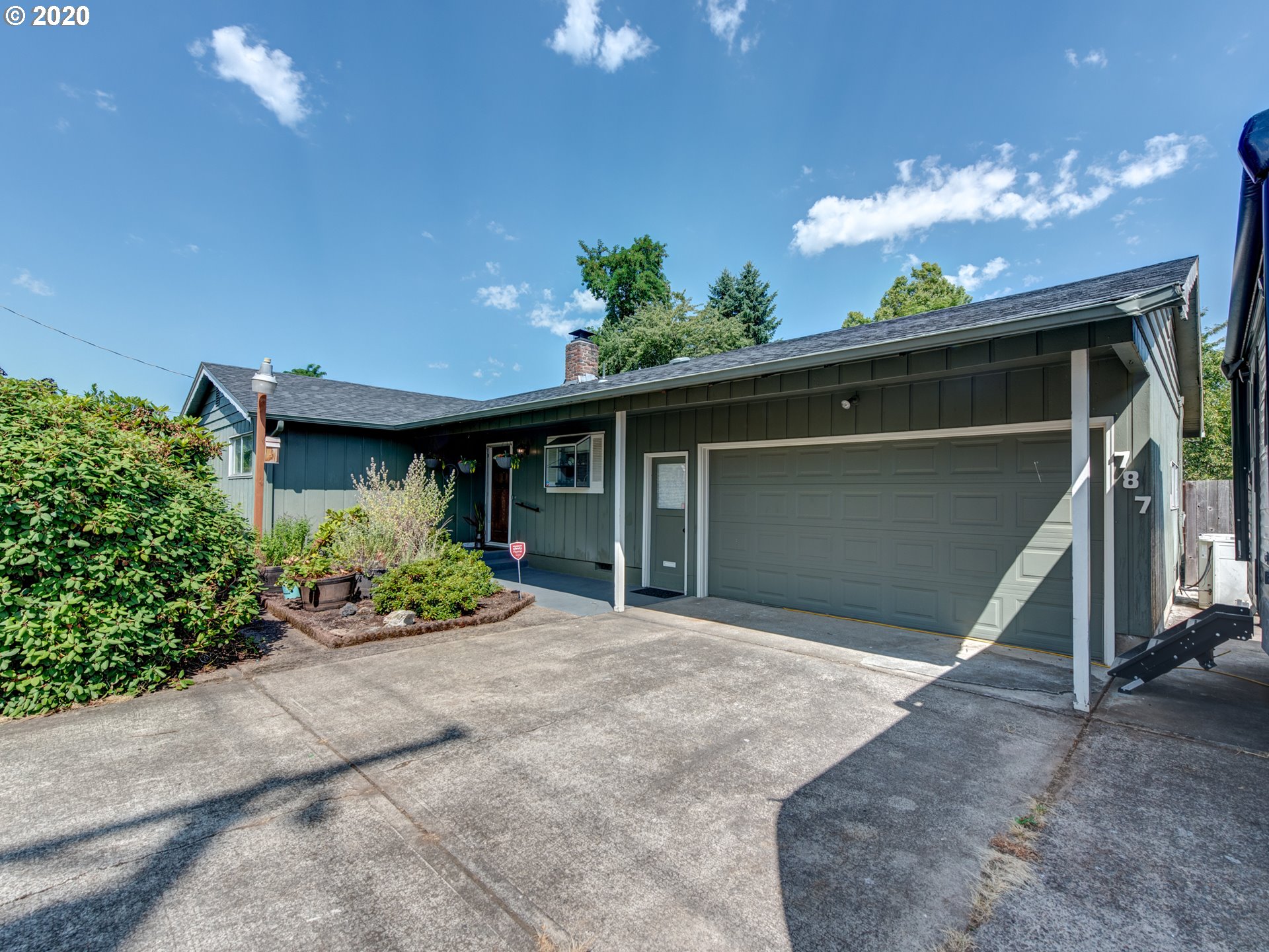 787 Maxwell Road Eugene, OR 97404 - Photo 1 of 21 Gallery Image 1