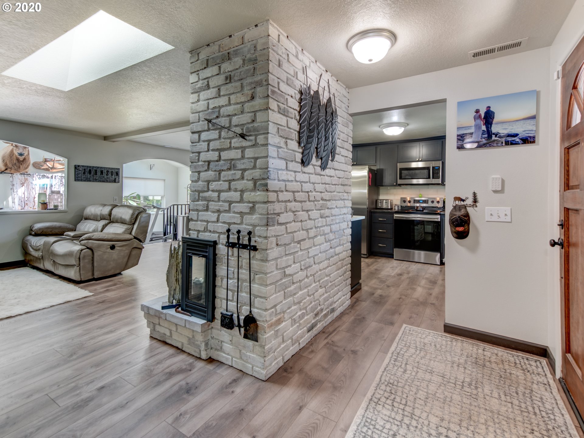 787 Maxwell Road Eugene, OR 97404 - Photo 2 of 21 Gallery Image 2