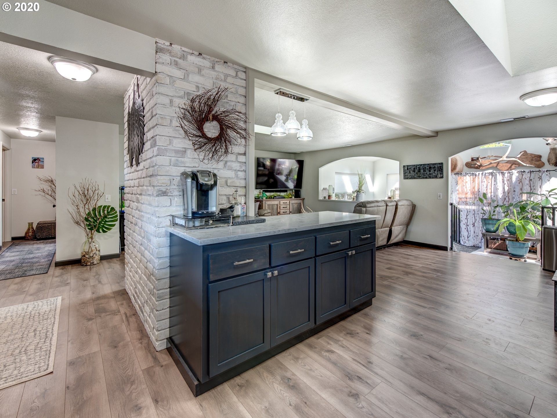 787 Maxwell Road Eugene, OR 97404 - Photo 4 of 21 Gallery Image 4