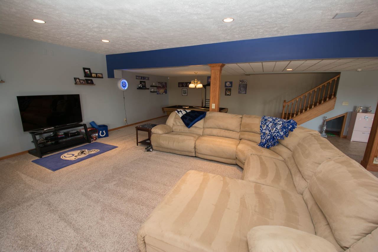 10501 West Division Road Yorktown, IN 47396 - Photo 22 of 36 Gallery Image 22