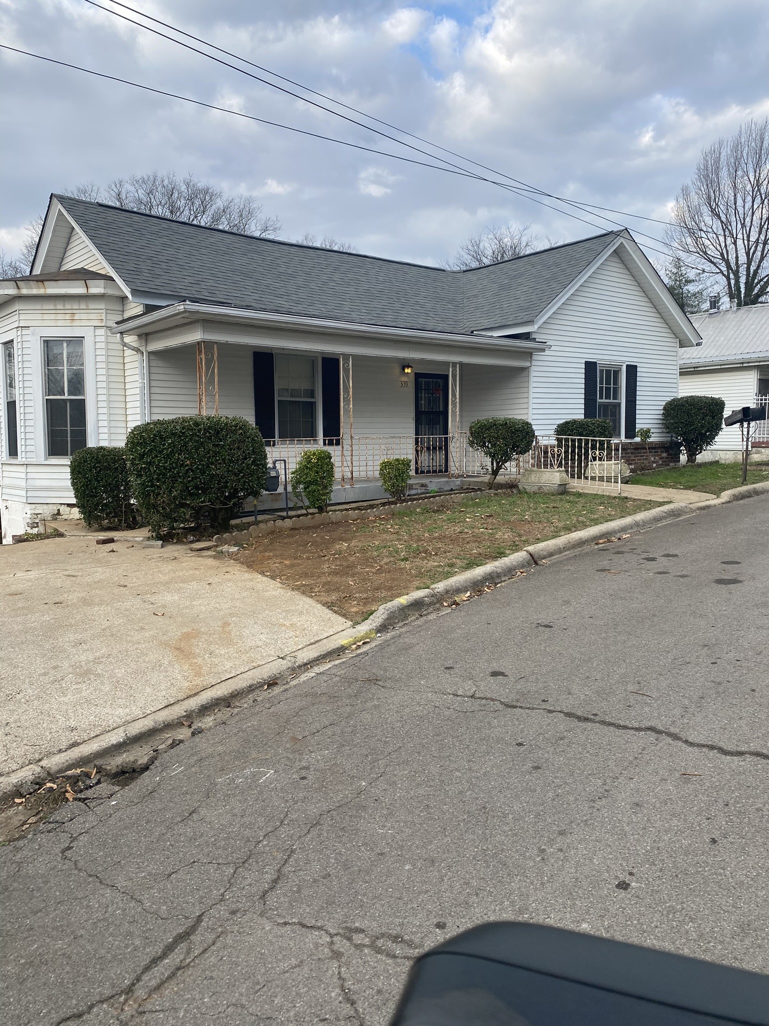 339 West Washington Street Pulaski, TN 38478 - Photo 4 of 23 a view of a house with a patio