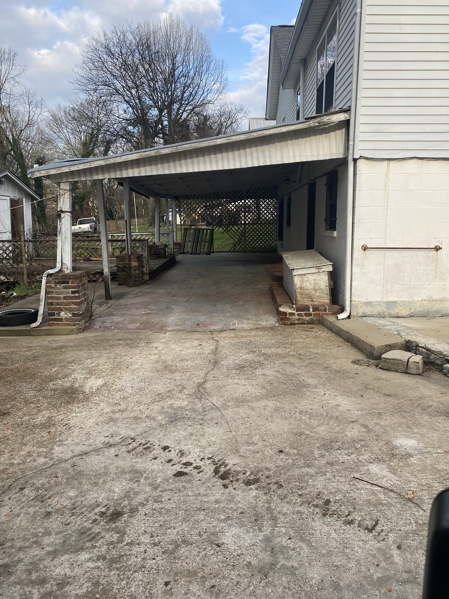 339 West Washington Street Pulaski, TN 38478 - Photo 10 of 23 a view of an outdoor space with porch