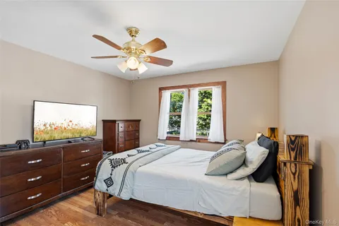 $899,990 | 2185 Sycamore Avenue, Ronkonkoma, NY 11779