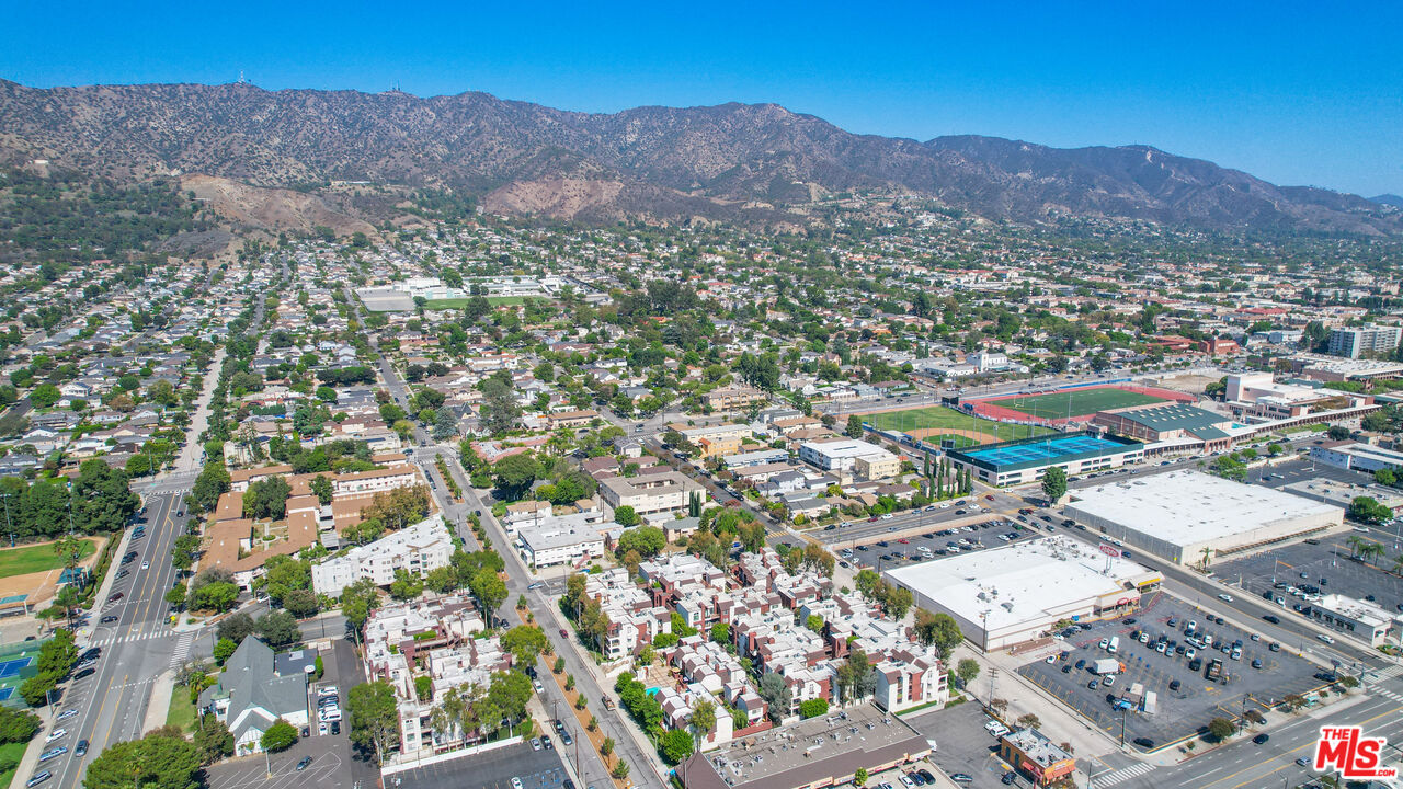 230 Bethany Road, Unit 120 Burbank, CA 91504 - Photo 33 of 34 Gallery Image 33