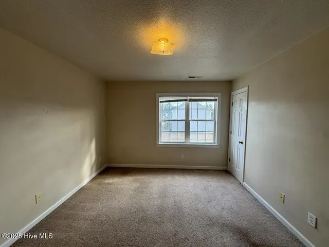 $1,400 | 1106 Springwood Drive, Jacksonville, NC 28546