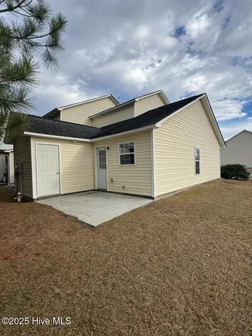 $1,400 | 1106 Springwood Drive, Jacksonville, NC 28546