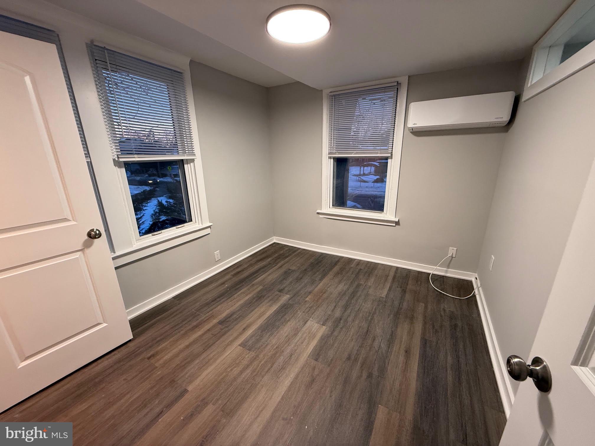 212 Warren Street, Unit 2 Beverly, NJ 08010 - Photo 10 of 33