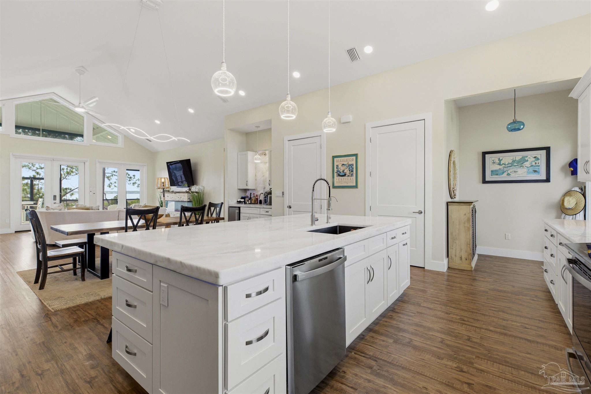 5402 North Shore Road Pensacola, FL 32507 - Photo 14 of 72