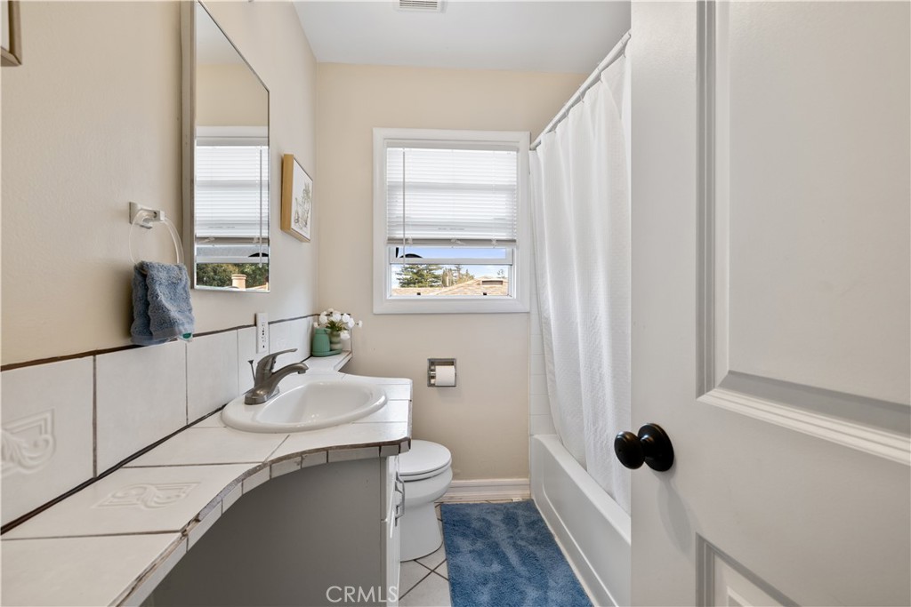 903 Jones Court Pinole, CA 94564 - Photo 13 of 24 bathroom1