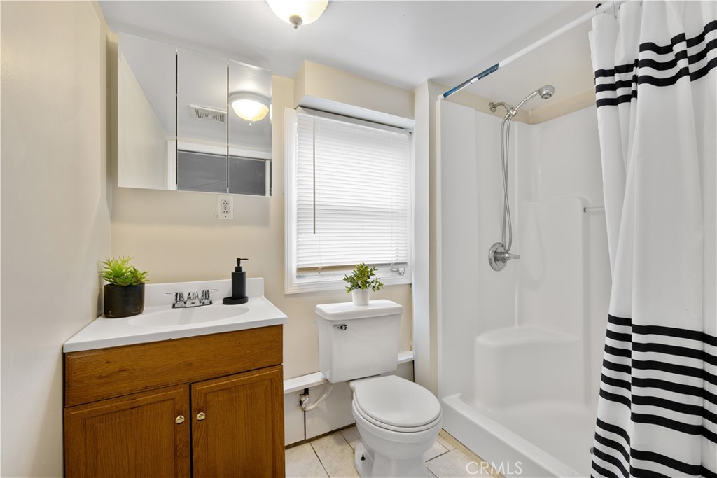 903 Jones Court Pinole, CA 94564 - Photo 19 of 24 bathroom2