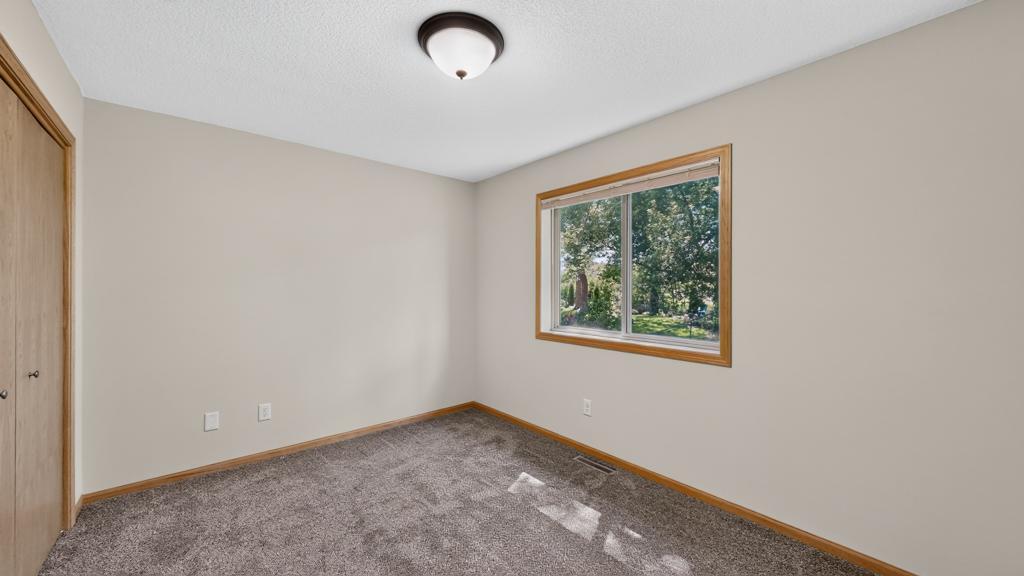 3909 46 Avenue Northwest Rochester, MN 55901 - Photo 21 of 36