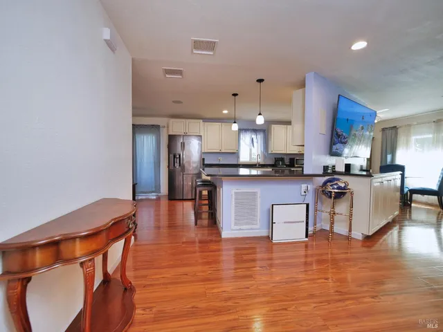 $259,900 | 87 Gloria Court, Vallejo, CA 94590