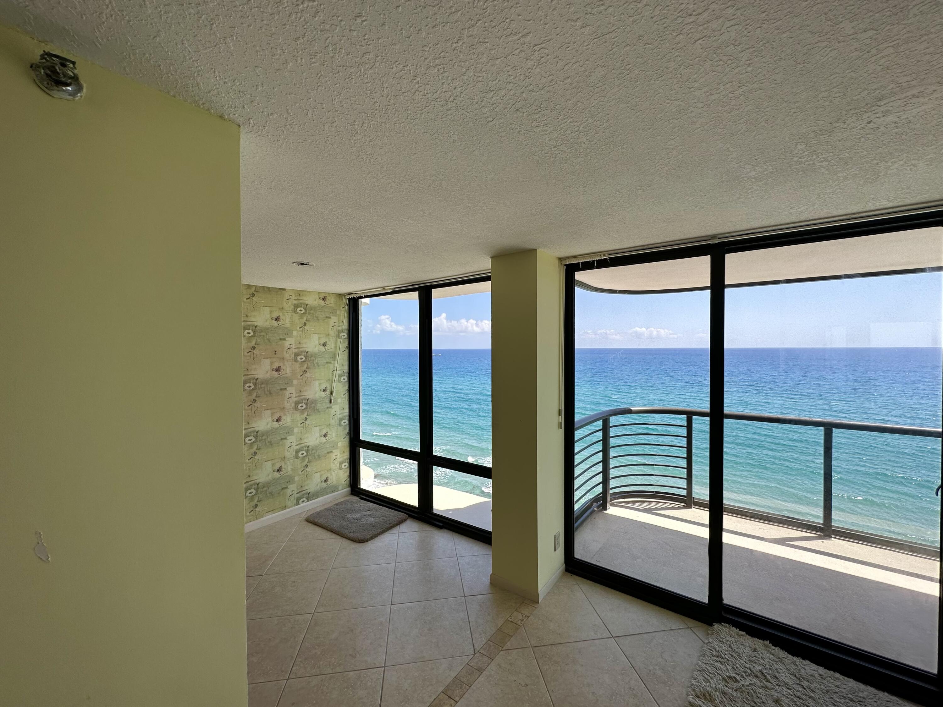 250 South Ocean Boulevard, Unit 10C Boca Raton, FL 33432 - Photo 3 of 14 IMG_6539