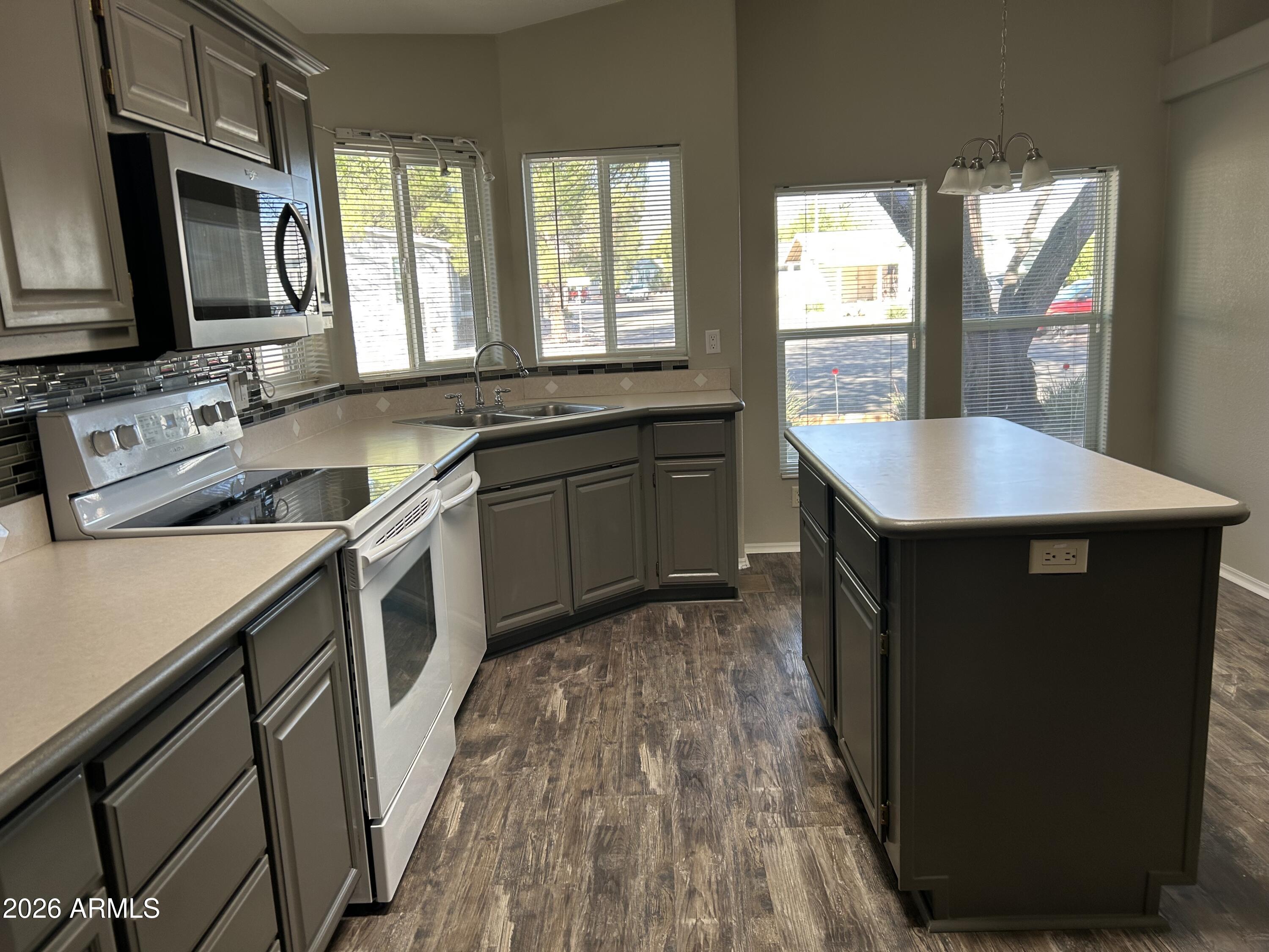 2050 West State Rte 89A, Unit 300 Sedona, AZ 86336 - Photo 13 of 38 Kitchen