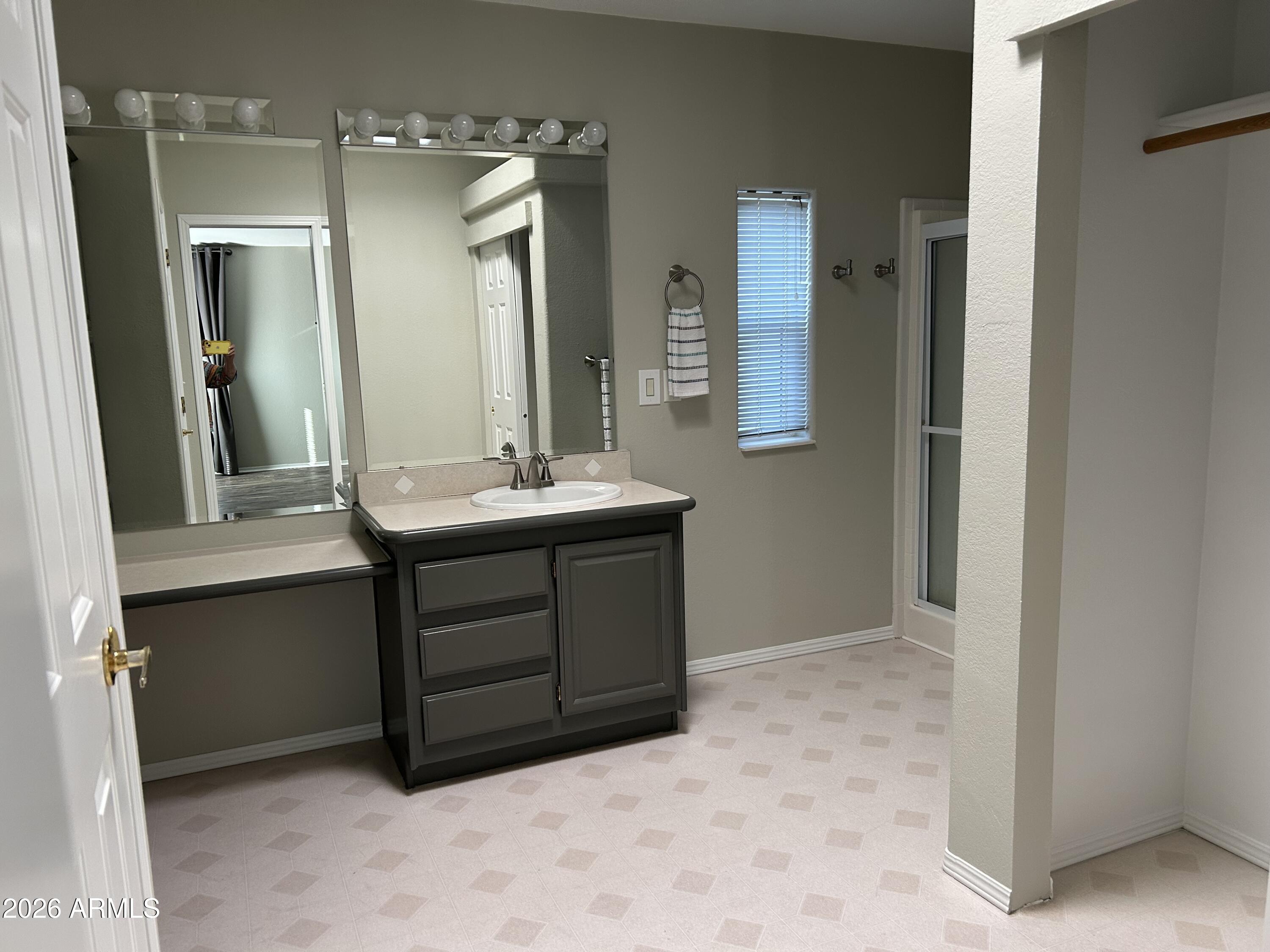 2050 West State Rte 89A, Unit 300 Sedona, AZ 86336 - Photo 28 of 38 Primary Bathroom