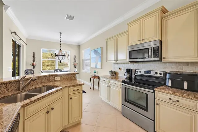 $2,600 | 17600 Old Harmony Drive, Fort Myers, FL 33908