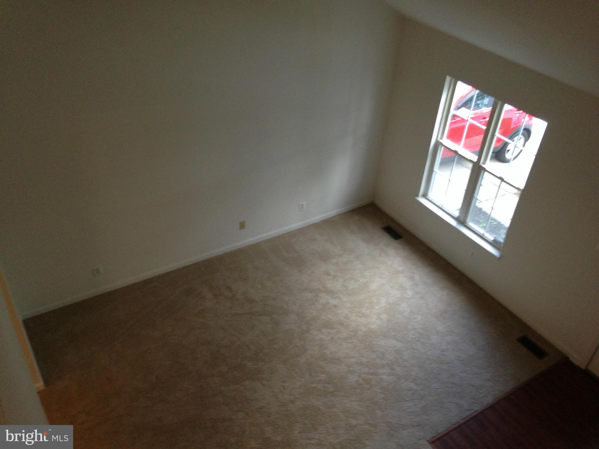 112 Ridge Avenue Taneytown, MD 21787 - Photo 13 of 28 Living Room